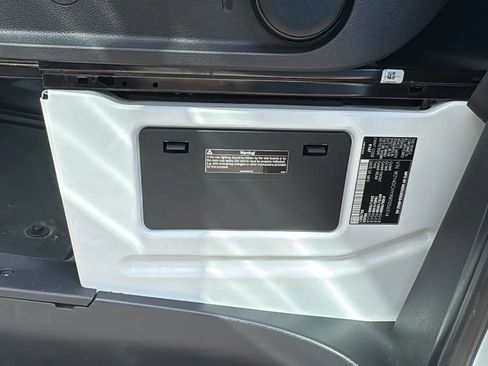 Used 2021 Freightliner Sprinter 2500 RWD image 19