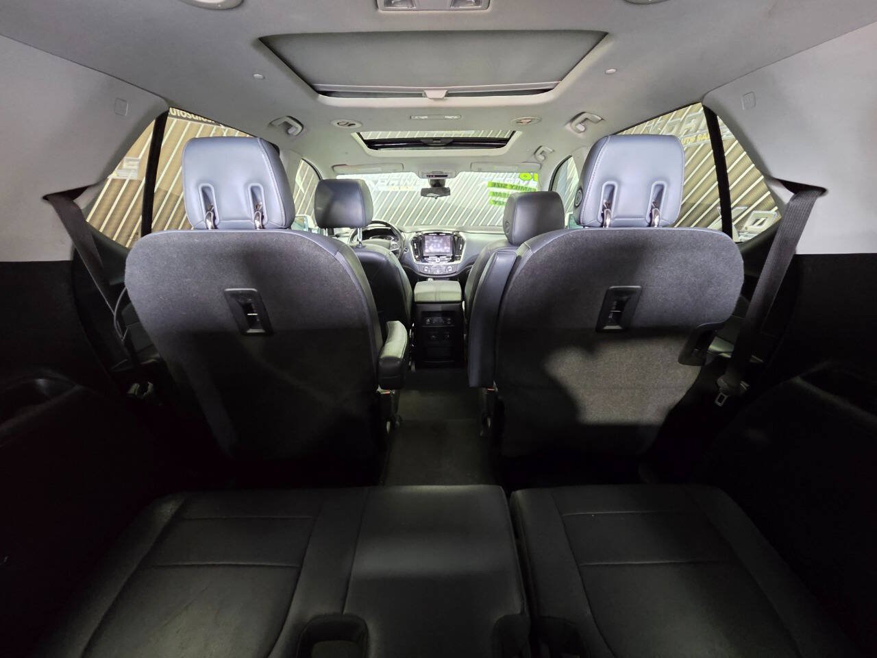 Used 2018 Chevrolet Traverse Premier w/ Driver Confidence II Package FWD image 32