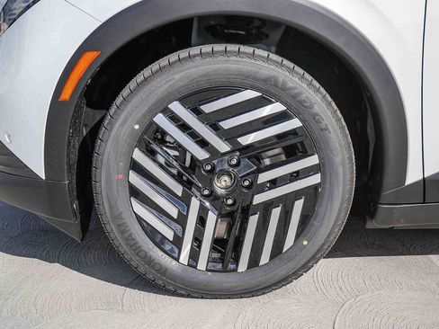 New 2026 Nissan Leaf SV+ w/ Floor Mat Package (SV+) FWD image 11