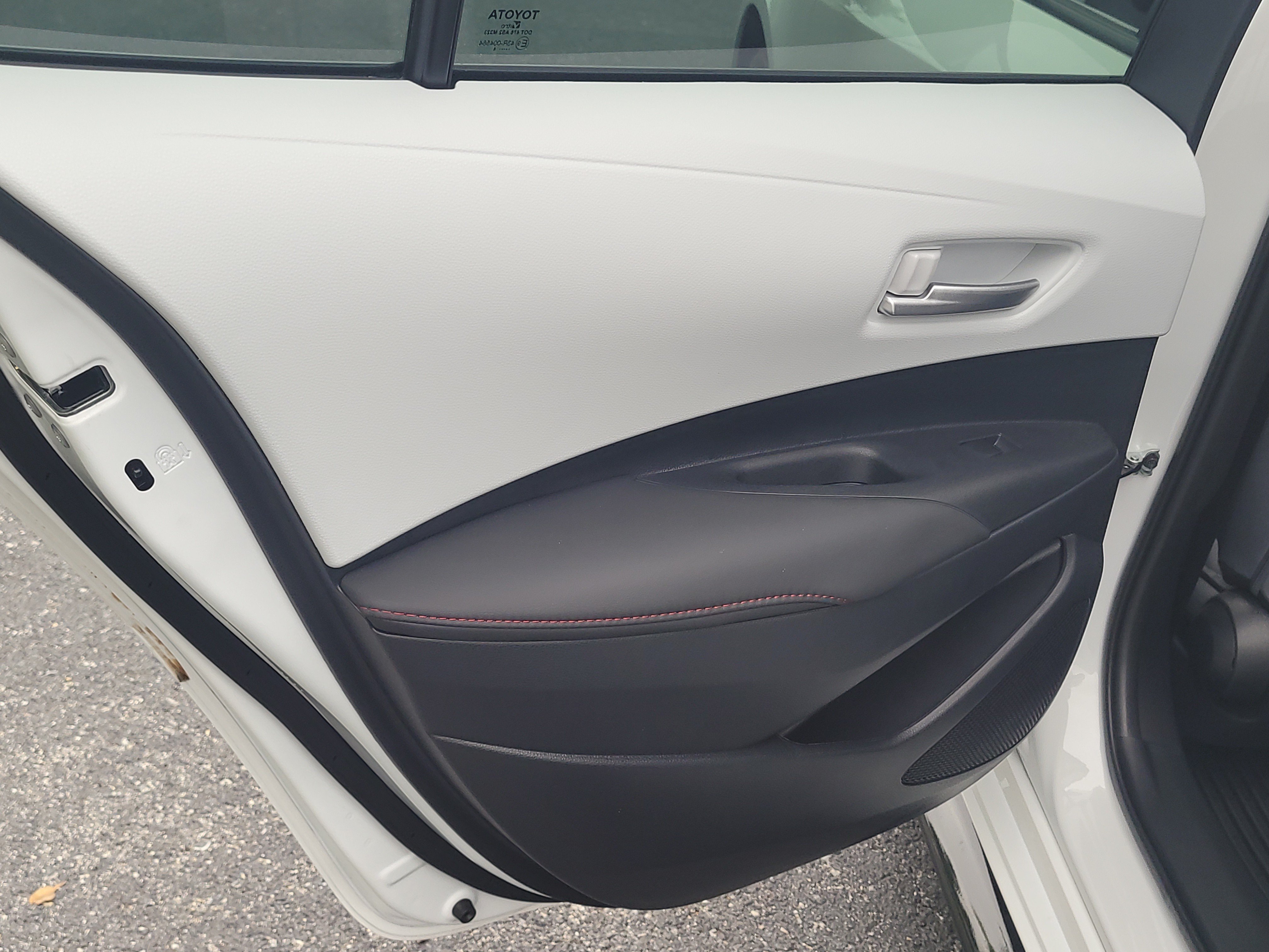 Certified 2025 Toyota Corolla SE FWD image 10