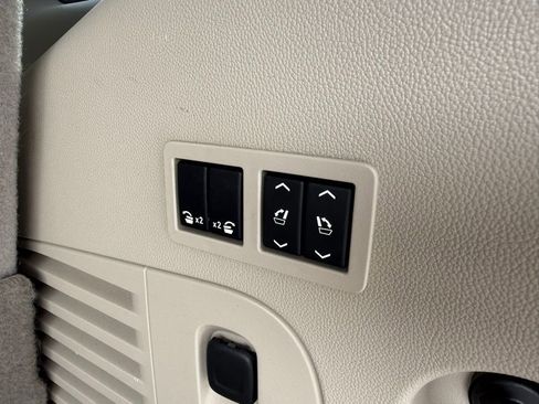 Used 2017 GMC Yukon Denali w/ Open Road Package image 21