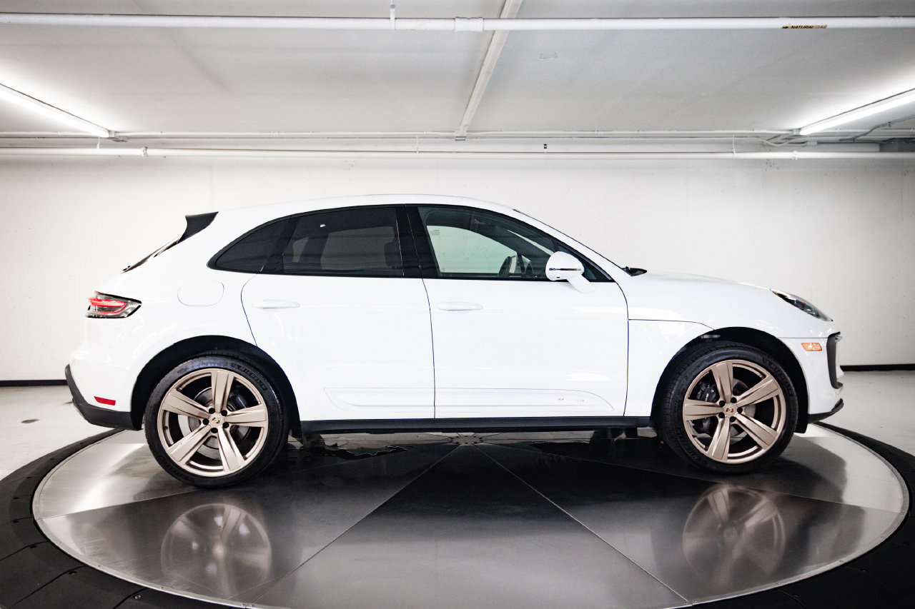 Certified 2026 Porsche Macan AWD/4WD image 8