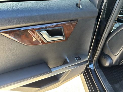 Used 2015 Mercedes-Benz GLK 350 2WD image 31