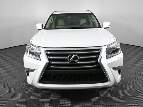 Used 2017 Lexus GX 460 image 29