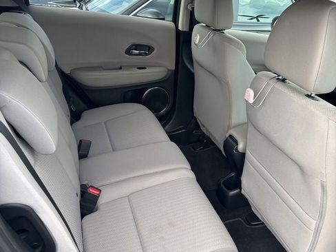 Used 2017 Honda HR-V EX image 7