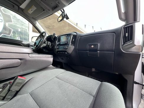 Used 2018 Chevrolet Silverado 1500 LT image 19
