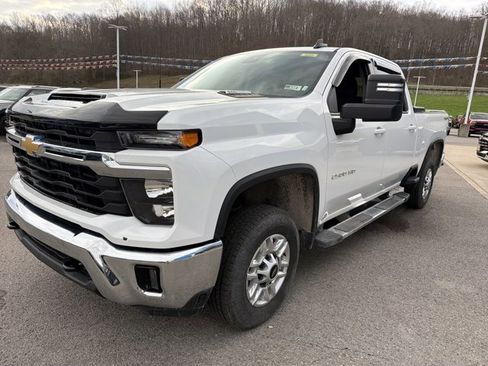Used 2025 Chevrolet Silverado 2500 LT w/ Convenience Package image 11