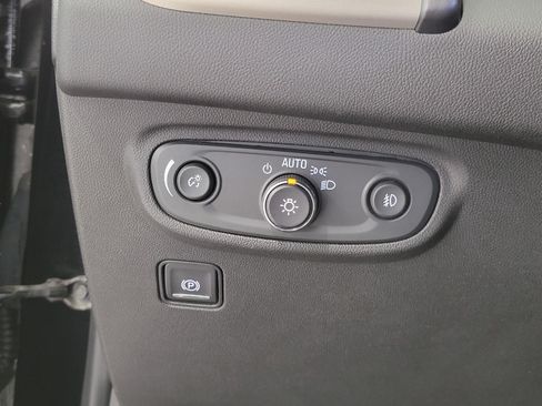 Used 2019 GMC Terrain Denali w/ LPO, Floor Liner Package AWD/4WD image 10