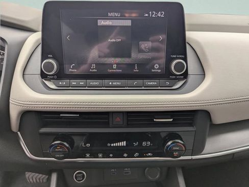 Certified 2023 Nissan Rogue SV FWD image 30