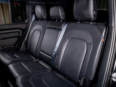 Used 2024 Land Rover Defender 110 X-Dynamic SE image 21