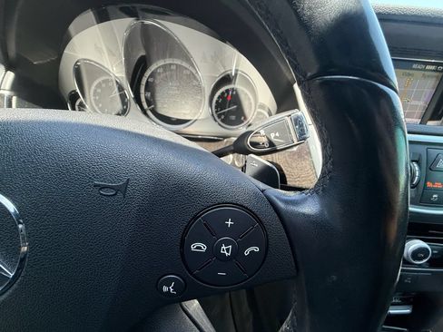 Used 2010 Mercedes-Benz E 550 4MATIC Sedan image 22
