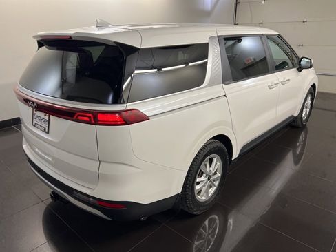 Used 2023 Kia Carnival LX image 6