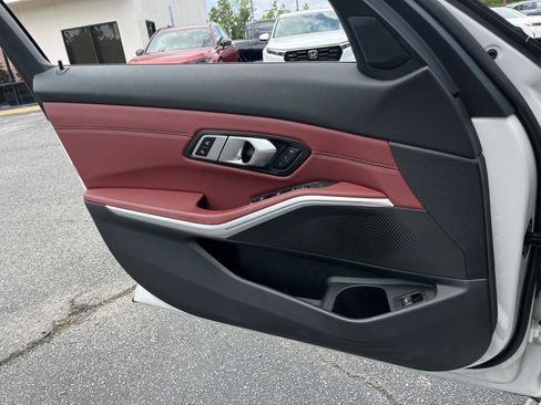 Used 2023 BMW 330i Sedan w/ M Sport Package RWD image 14