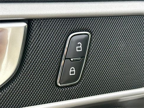 Certified 2024 Ford Explorer XLT w/ Equipment Group 202A image 22