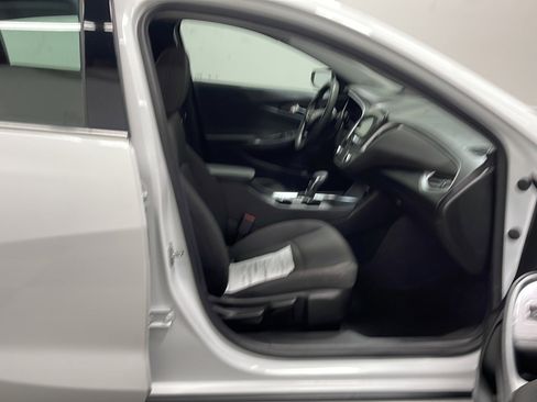 Used 2023 Chevrolet Malibu LT FWD image 18