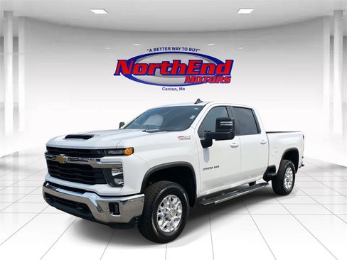 Used 2024 Chevrolet Silverado 2500 LT image 3