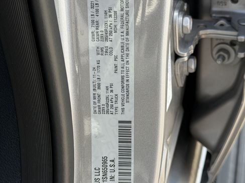 Used 2025 RAM 1500 Tungsten AWD/4WD image 36