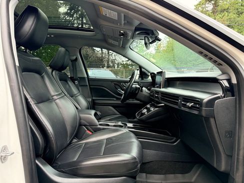Certified 2021 Lincoln Corsair AWD w/ Premium Package image 8