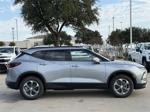 New 2026 Chevrolet Blazer LT image 3