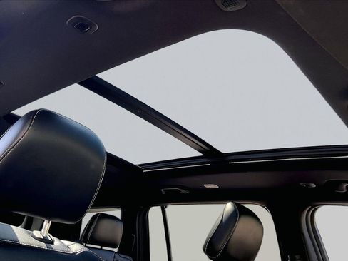 Used 2024 Jeep Grand Cherokee L Limited w/ Luxury Tech Group II image 17