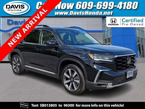 Certified 2025 Honda Pilot Touring image 1