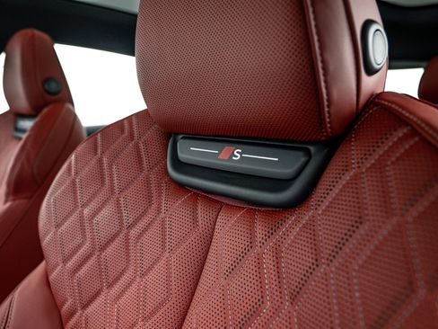 Used 2025 Audi S6 e-tron Prestige w/ 21" Black Optic Package image 13