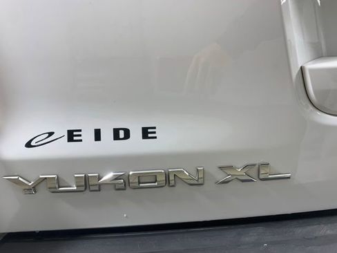 Used 2018 GMC Yukon XL SLT w/ Open Road Package AWD/4WD image 38