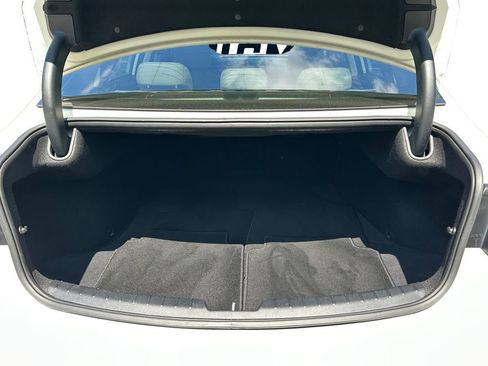 Used 2017 Kia Cadenza Technology FWD image 19