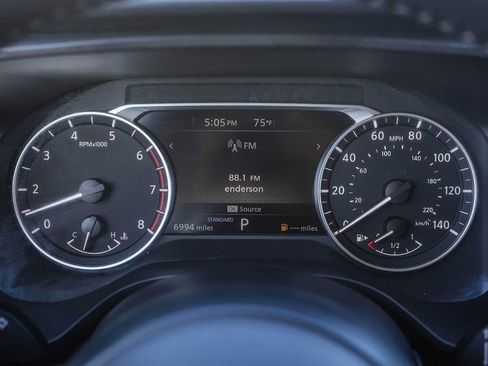 Used 2024 Nissan Rogue SV w/ SV Premium Package FWD image 22