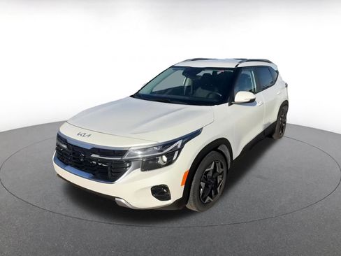 Used 2025 Kia Seltos S image 7