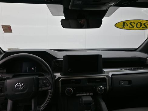 Used 2024 Toyota Tacoma SR5 AWD/4WD image 26