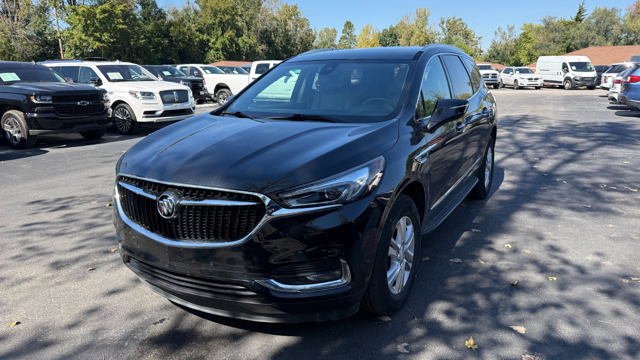 Used 2018 Buick Enclave Premium w/ LPO, Hit The Road Package AWD/4WD image 2