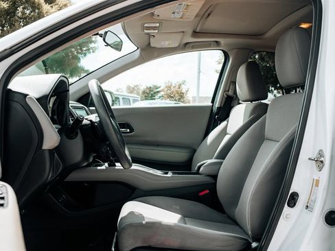 Used 2017 Honda HR-V EX image 17