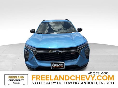 Used 2025 Chevrolet Trax RS w/ Sunroof Package FWD image 9