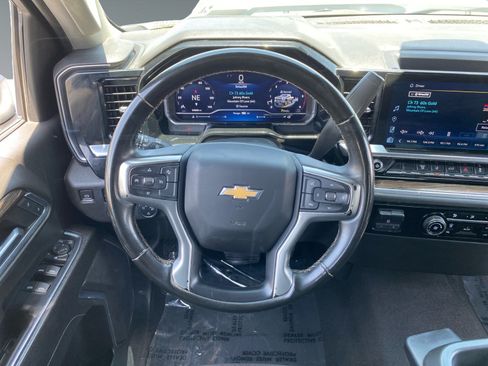 Used 2024 Chevrolet Silverado 2500 LT AWD/4WD image 12
