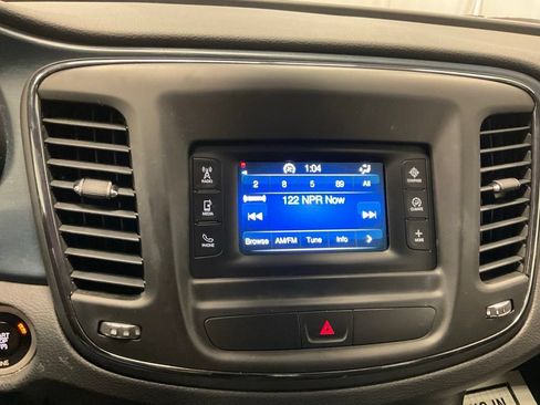 Used 2015 Chrysler 200 S FWD image 20