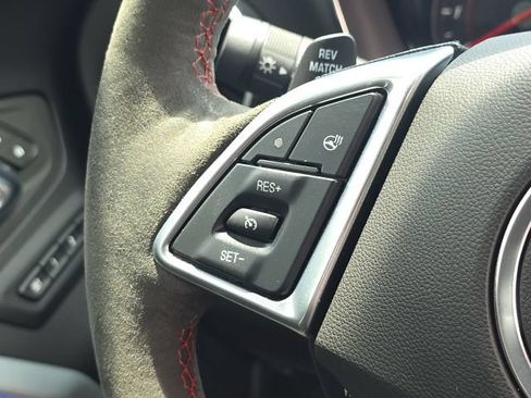 Used 2022 Chevrolet Camaro ZL1 RWD image 16