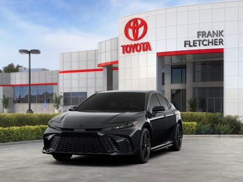 New 2026 Toyota Camry Hybrid FWD image 18