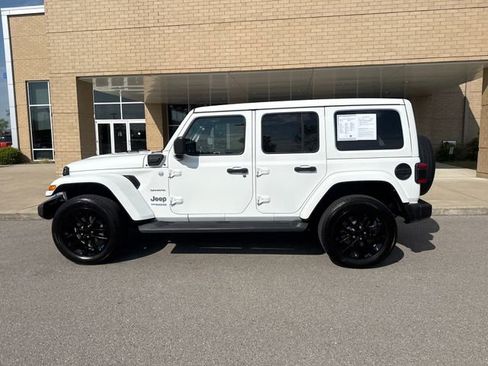 Used 2022 Jeep Wrangler Unlimited Sahara w/ Cold Weather Group AWD/4WD image 1