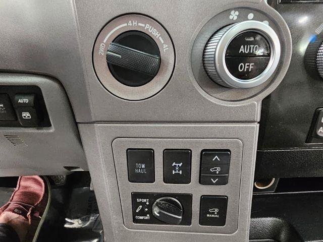 Used 2013 Toyota Sequoia Platinum AWD/4WD image 18