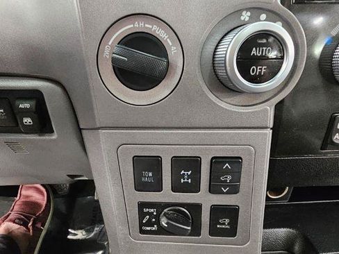 Used 2013 Toyota Sequoia Platinum AWD/4WD image 18