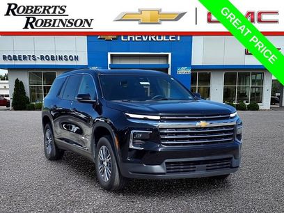 Used 2025 Chevrolet Traverse LT