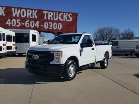 Used 2022 Ford F250 XL w/ Power Equipment Group image 3