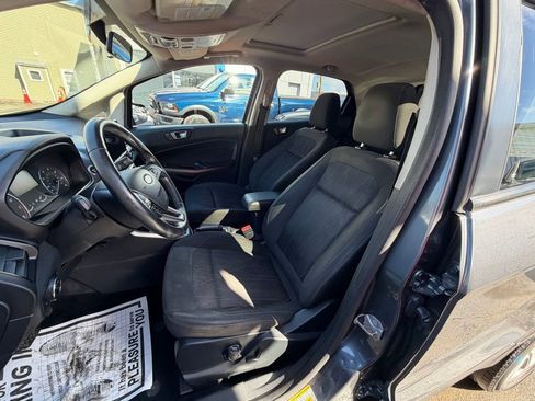 Used 2020 Ford EcoSport SE image 9