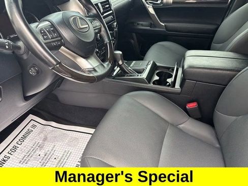 Used 2023 Lexus GX 460 Premium image 11