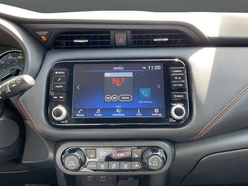 Used 2023 Nissan Kicks SR w/ SR Premium Package FWD image 11
