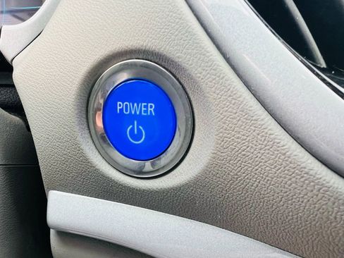 Used 2017 Chevrolet Volt LT w/ Comfort Package image 40