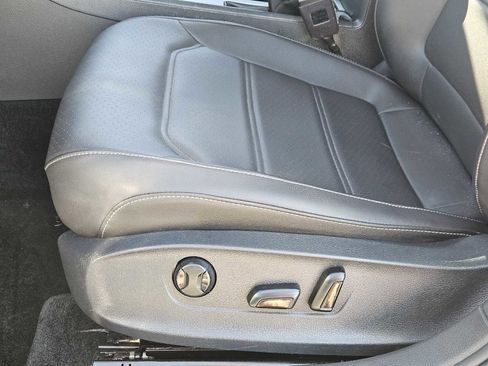 Used 2022 Volkswagen Passat 2.0T SE FWD image 22