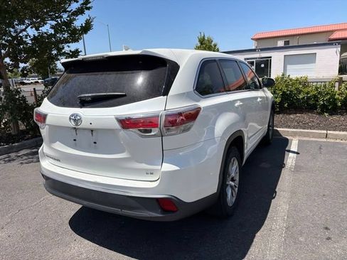 Used 2014 Toyota Highlander Plus FWD image 6