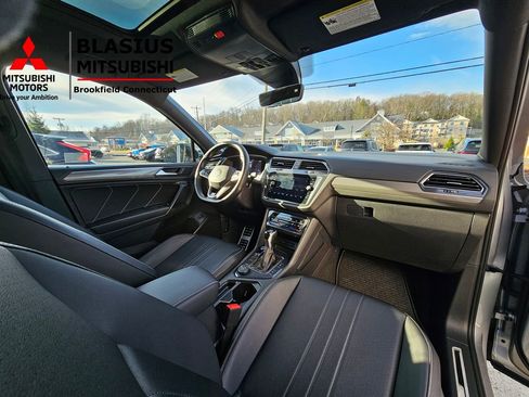 Used 2022 Volkswagen Tiguan SE R-Line image 17